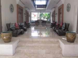 1Bali_Foyer2