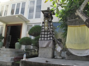 1Bali_HotelFront