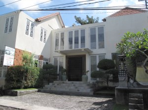 1Bali_hotelfrontFull